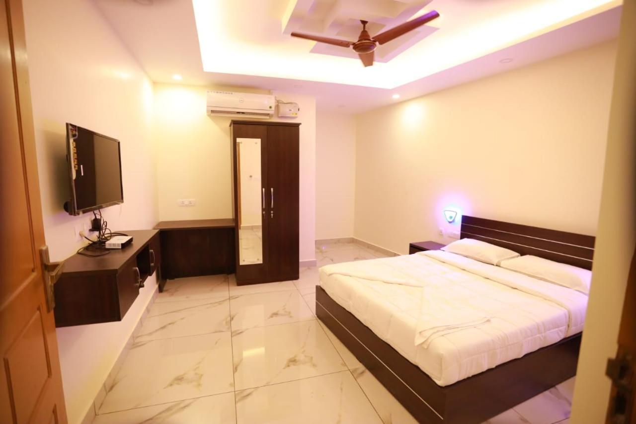 Готель Aman Residency Thodupuzha Екстер'єр фото
