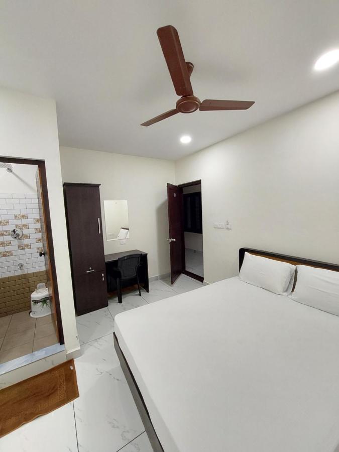 Готель Aman Residency Thodupuzha Екстер'єр фото